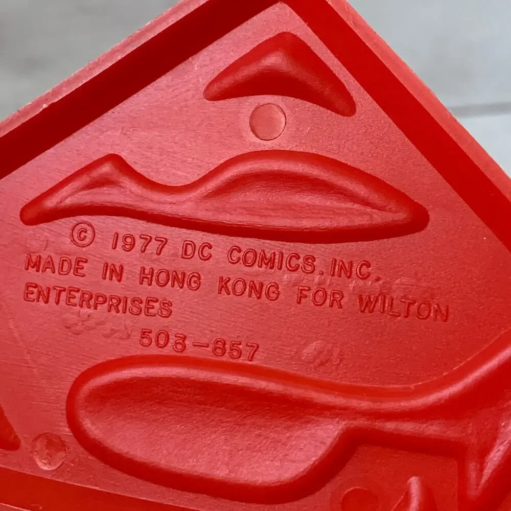 Vintage Wilton Superman Cake Topper Set of 3 Plastic Face Tie and S Shield Logo
